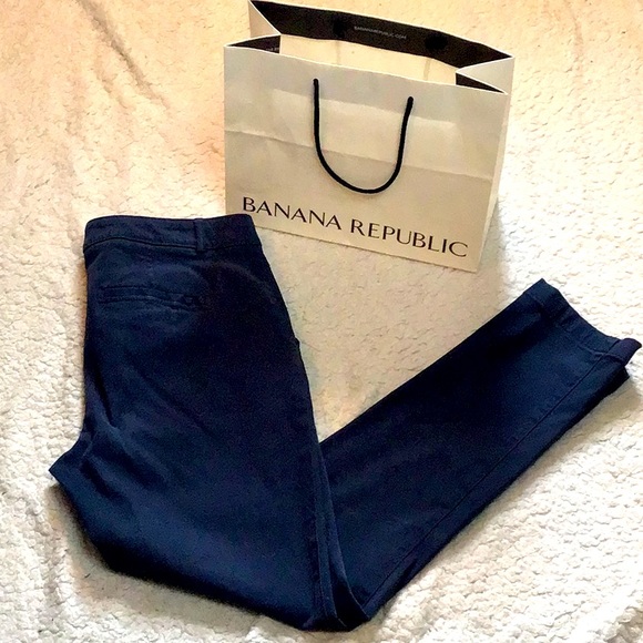Banana Republic Pants - Banana Republic 🌴 chinos